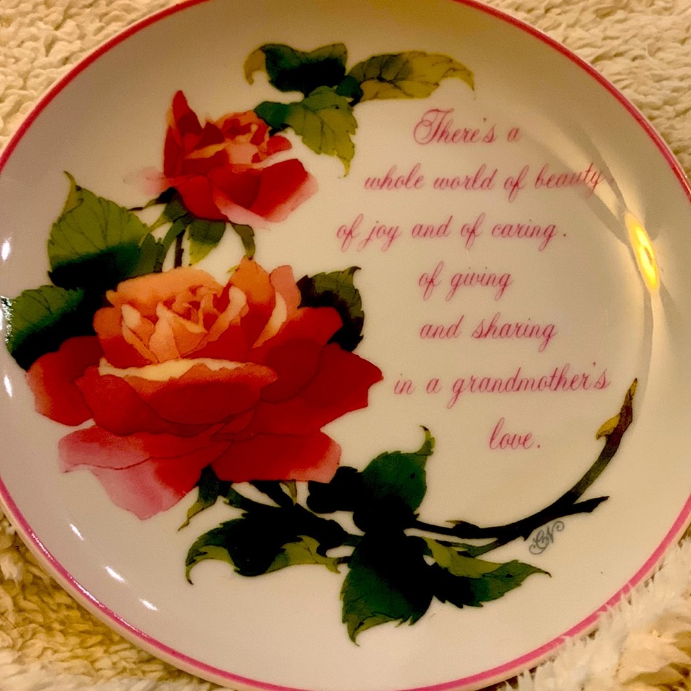 A Grandmothers Love signed LASTING MEMORIES fine Porcelain signed see pics